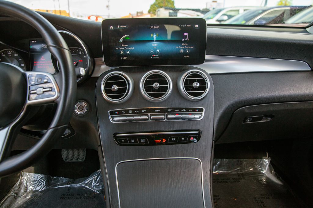 2022 Mercedes-Benz GLC GLC300 - Photo 15