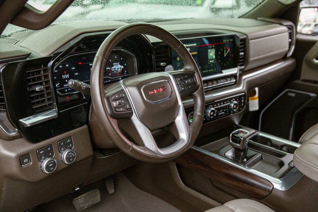 2023 GMC Sierra 1500 SLT - Photo 10