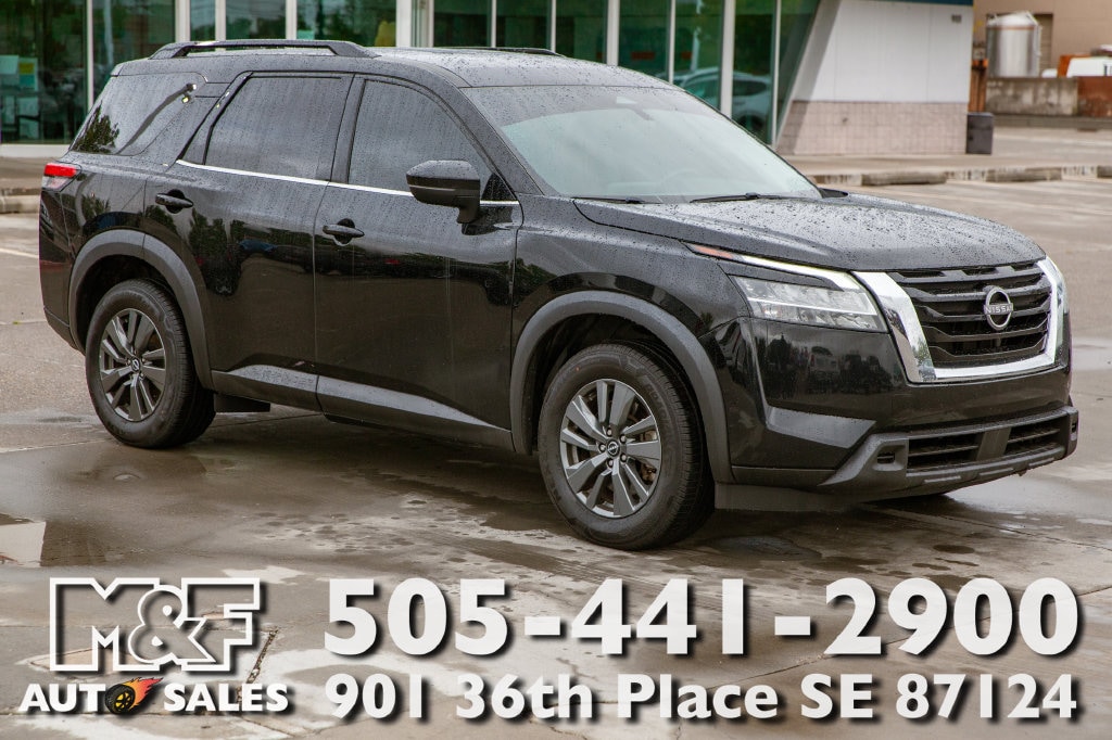 2022 Nissan Pathfinder SV