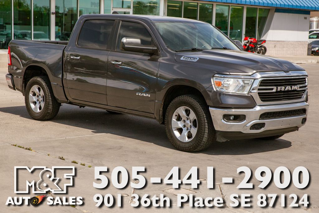 2020 RAM 1500 Big Horn/Lone Star 4x4 Crew Cab 5'7's photo