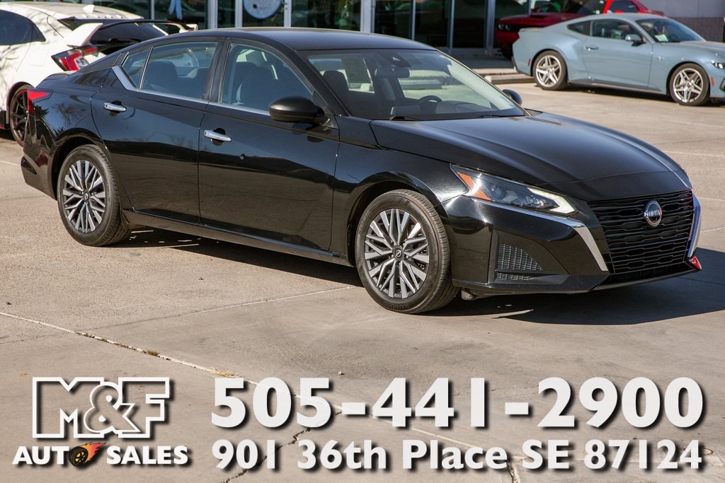 2024 Nissan Altima SV's photo