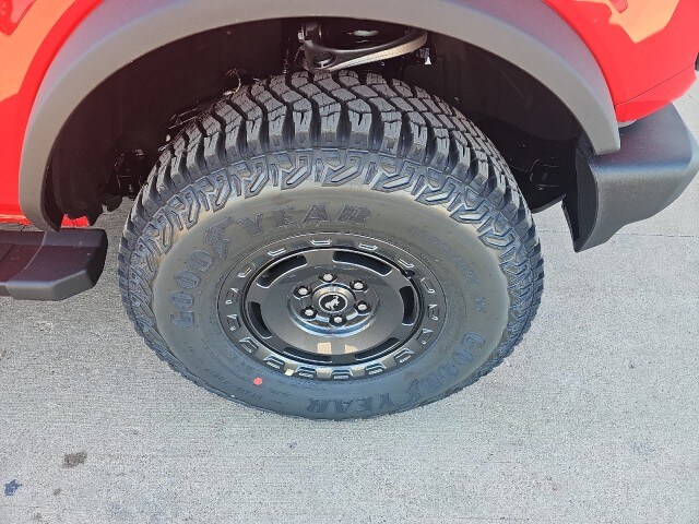 2024 Ford Bronco Outer Banks photo 3
