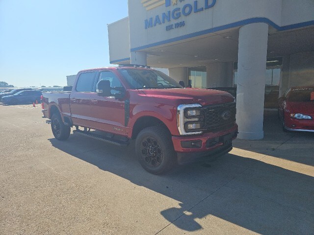 2025 Ford F-250 Lariat photo 2