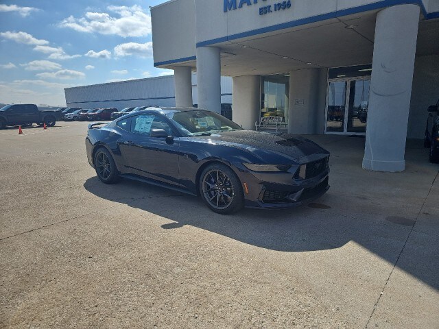 2025 Ford Mustang Dark Horse Deluxe photo 2