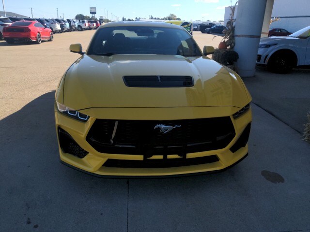 2024 Ford Mustang GT Premium photo 3