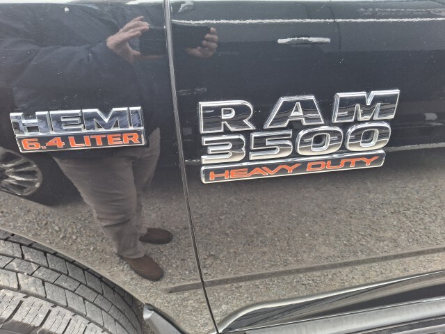 2018 Ram 3500 SLT photo 2