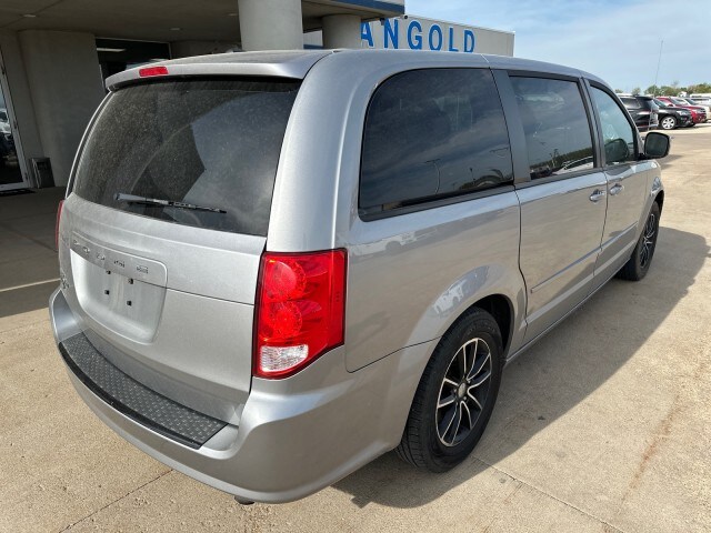 Used 2016 Dodge Grand Caravan SXT Plus with VIN 2C4RDGCG9GR267280 for sale in Eureka, IL
