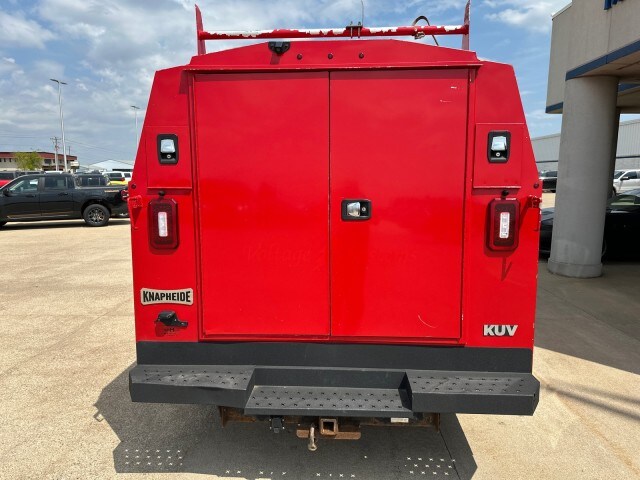 2019 Chevrolet Express 3500 Cutaway photo 2