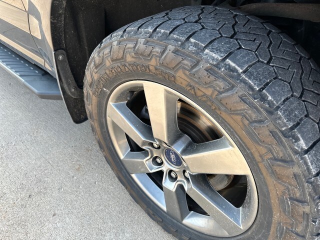 2016 Ford F-150 XLT photo 4