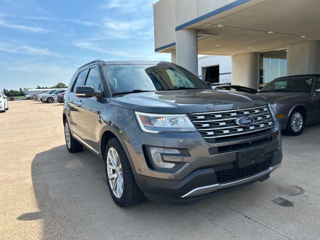Used 2017 Ford Explorer Limited with VIN 1FM5K8FH6HGB77257 for sale in Eureka, IL