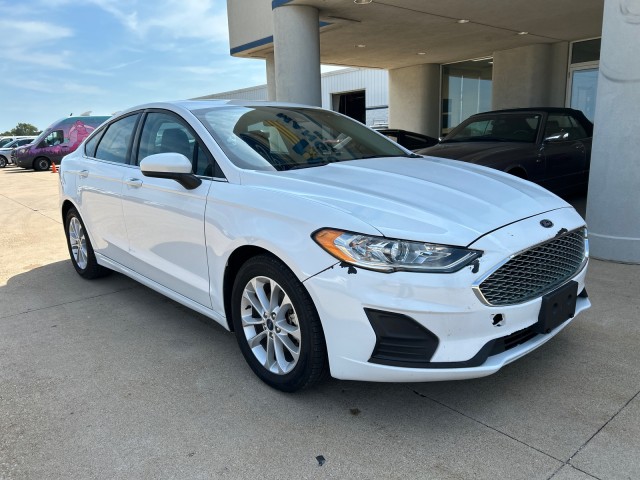 Used 2020 Ford Fusion SE with VIN 3FA6P0HD2LR136380 for sale in Eureka, IL