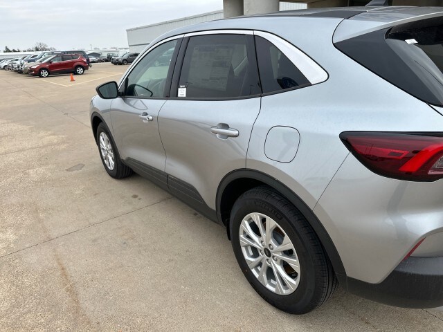 2024 Ford Escape Active photo 2