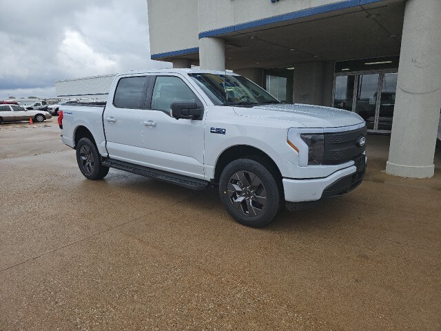 2025 Ford F-150 Lightning photo 2