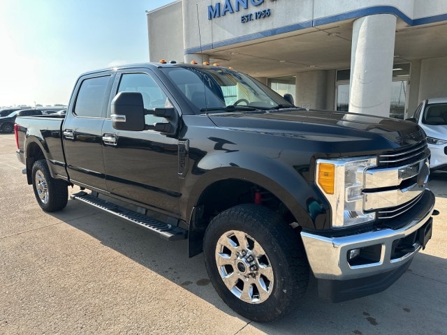 Used 2017 Ford F-250 Super Duty Lariat with VIN 1FT7W2B69HEF32629 for sale in Eureka, IL