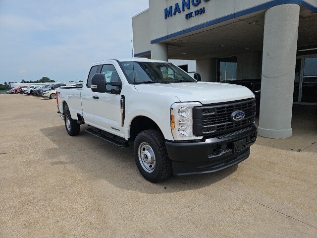 2025 Ford F-250 XL photo 2