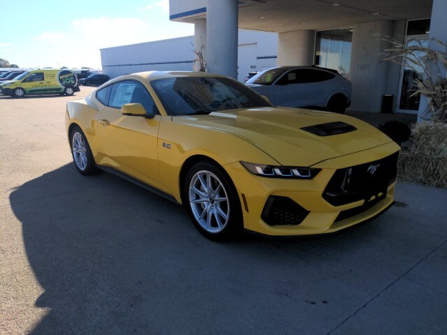 2024 Ford Mustang GT Premium photo 2