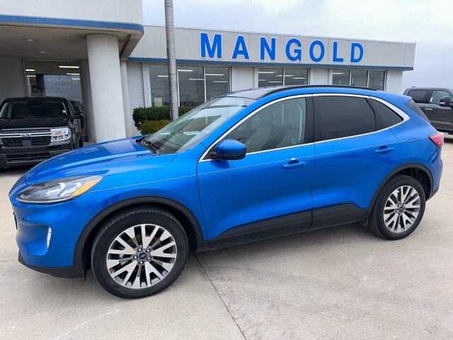 2021 Ford Escape Titanium photo 2