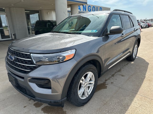 2021 Ford Explorer XLT photo 2