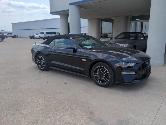 Used 2021 Ford Mustang GT Premium with VIN 1FATP8FF8M5142226 for sale in Eureka, IL