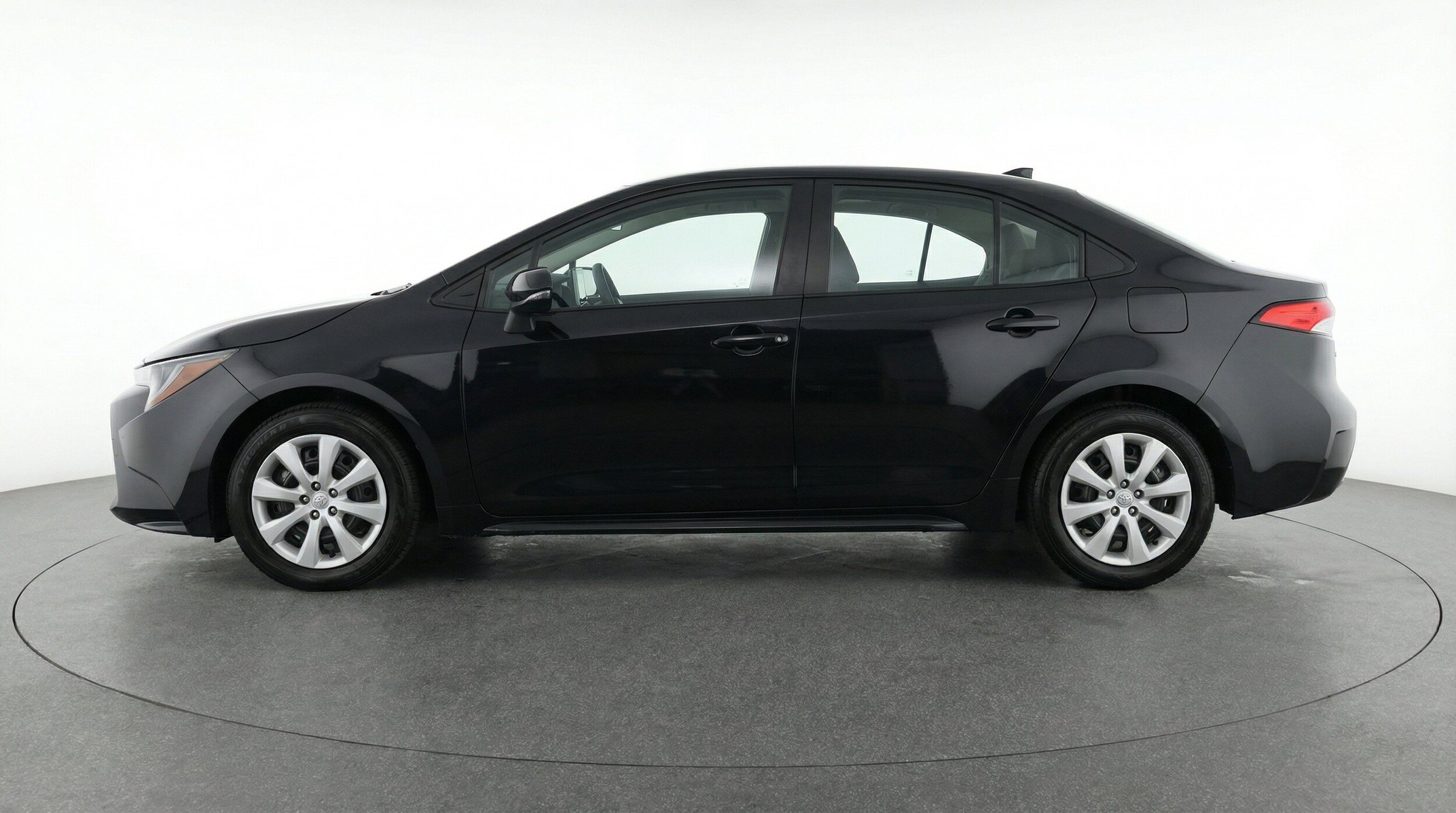 Thumbnail: 2025 Toyota Corolla - 5