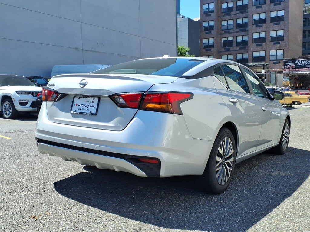 Used 2025 Nissan Altima SV Sedan