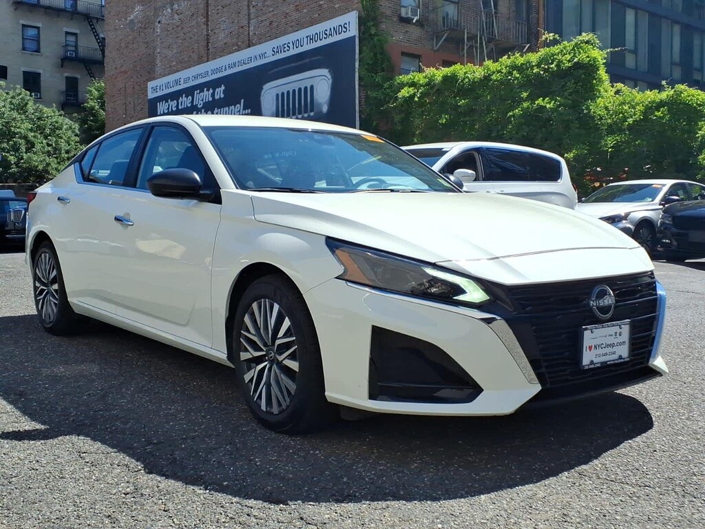 Used 2025 Nissan Altima SV Sedan