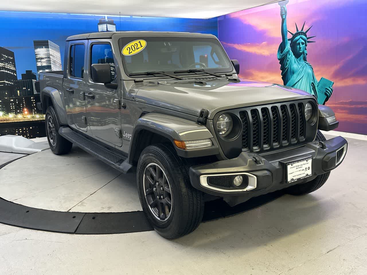 Used 2021 Jeep Gladiator Overland with VIN 1C6HJTFG3ML622576 for sale in New York, NY