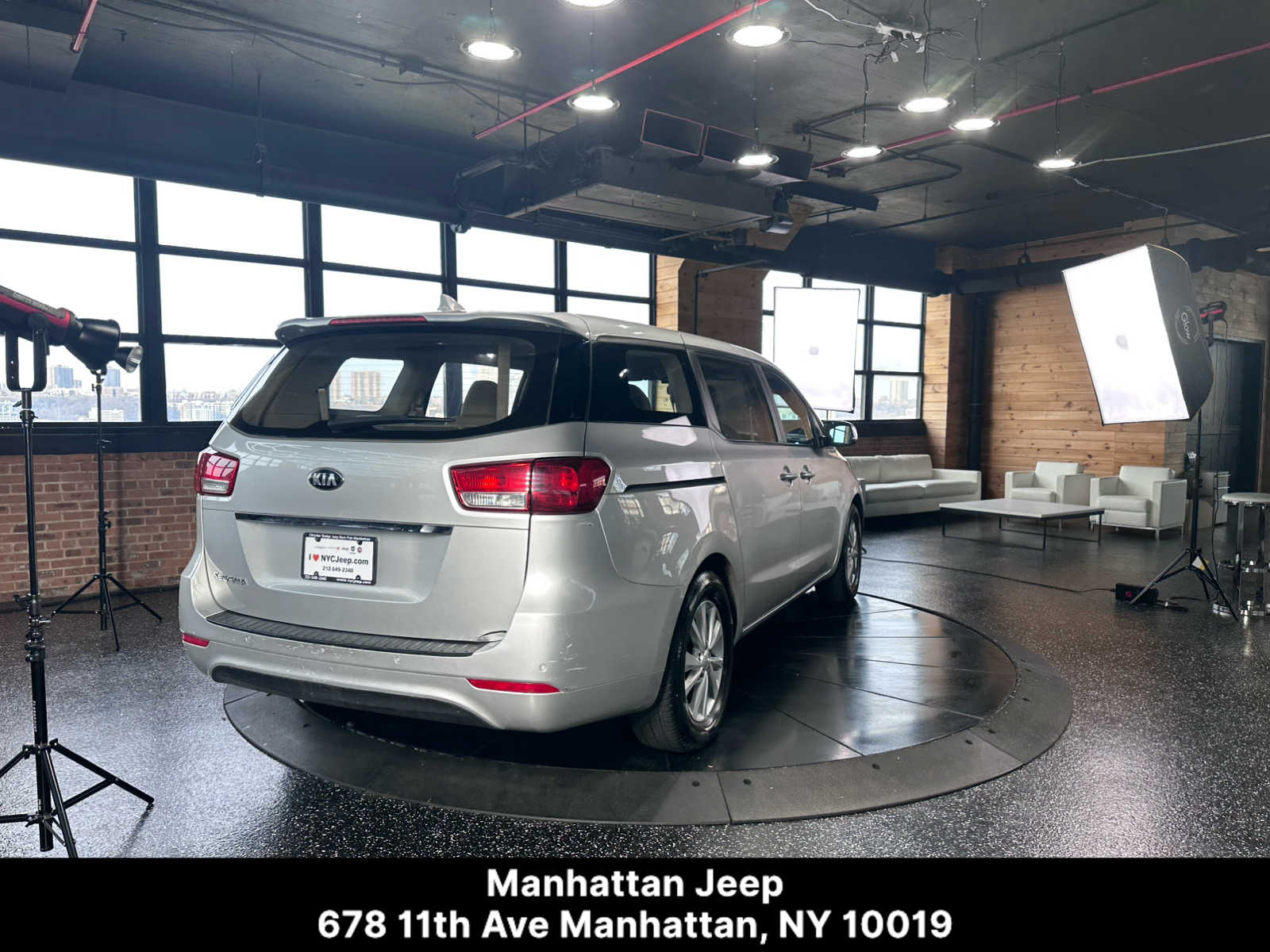 2015 Kia Sedona L's photo