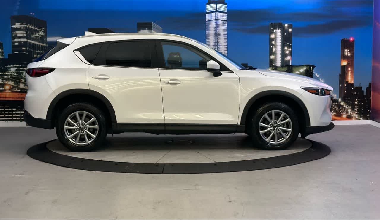 2023 Mazda CX-5 2.5 S Preferred photo 2