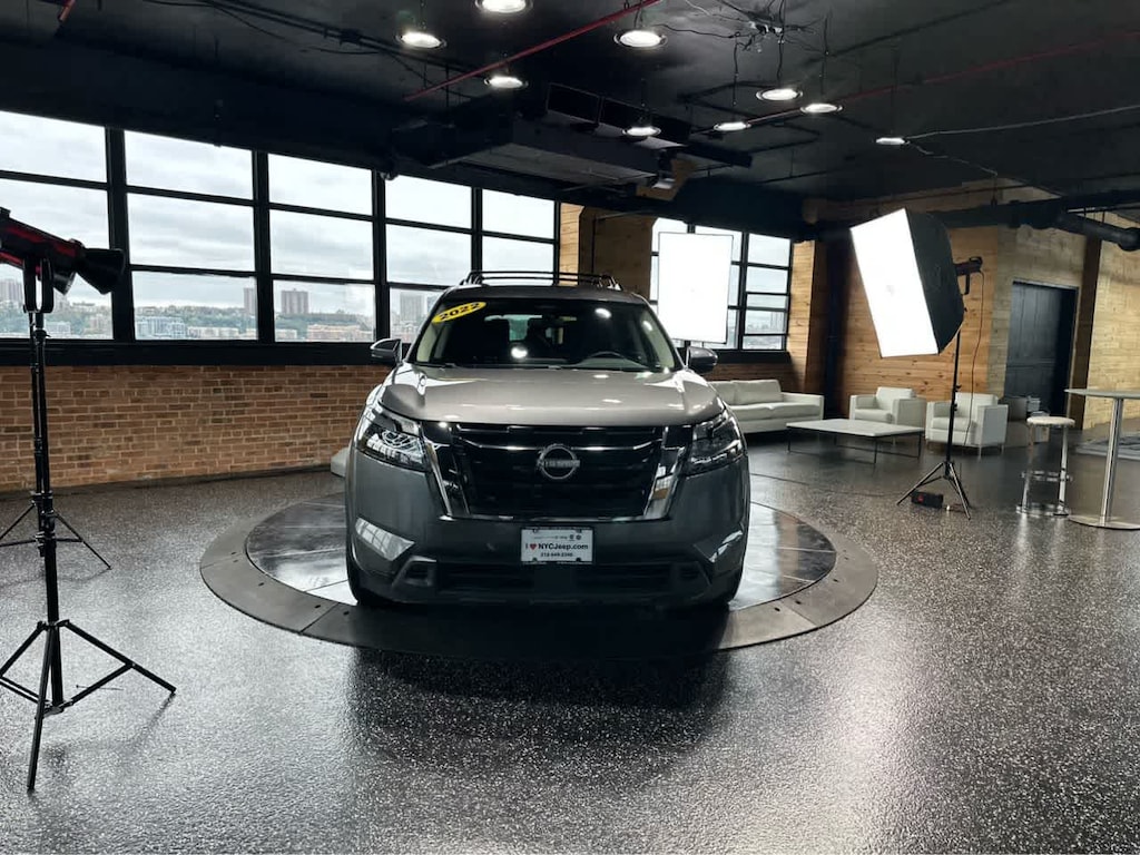 Used 2022 Nissan Pathfinder SV SUV