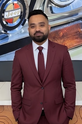 Staff member Eftyer Efty from e48f0bb801ad