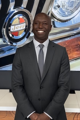 Staff member Noel Iton from e48f0bb801ad