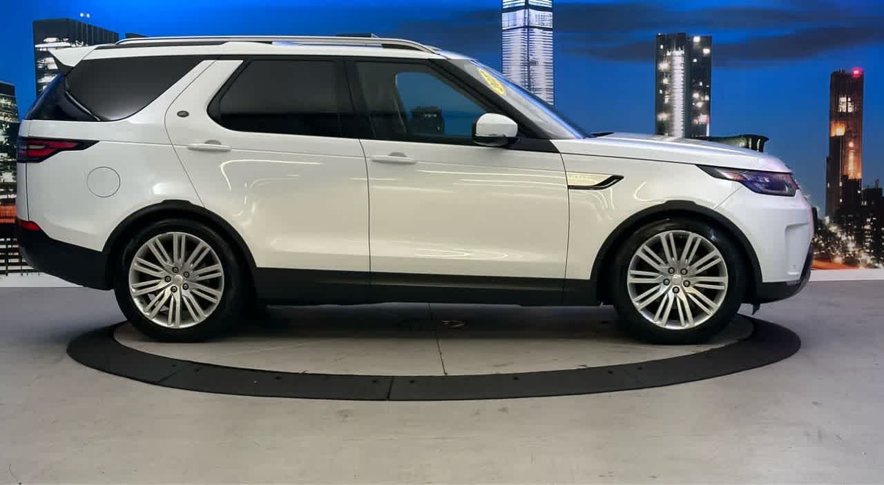 Used 2017 Land Rover Discovery HSE with VIN SALRRBBV5HA020521 for sale in New York, NY