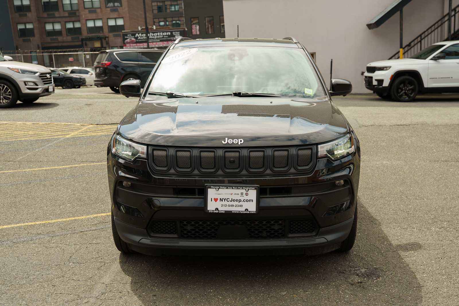 Used 2022 Jeep Compass Latitude Lux with VIN 3C4NJDFB4NT112295 for sale in New York, NY