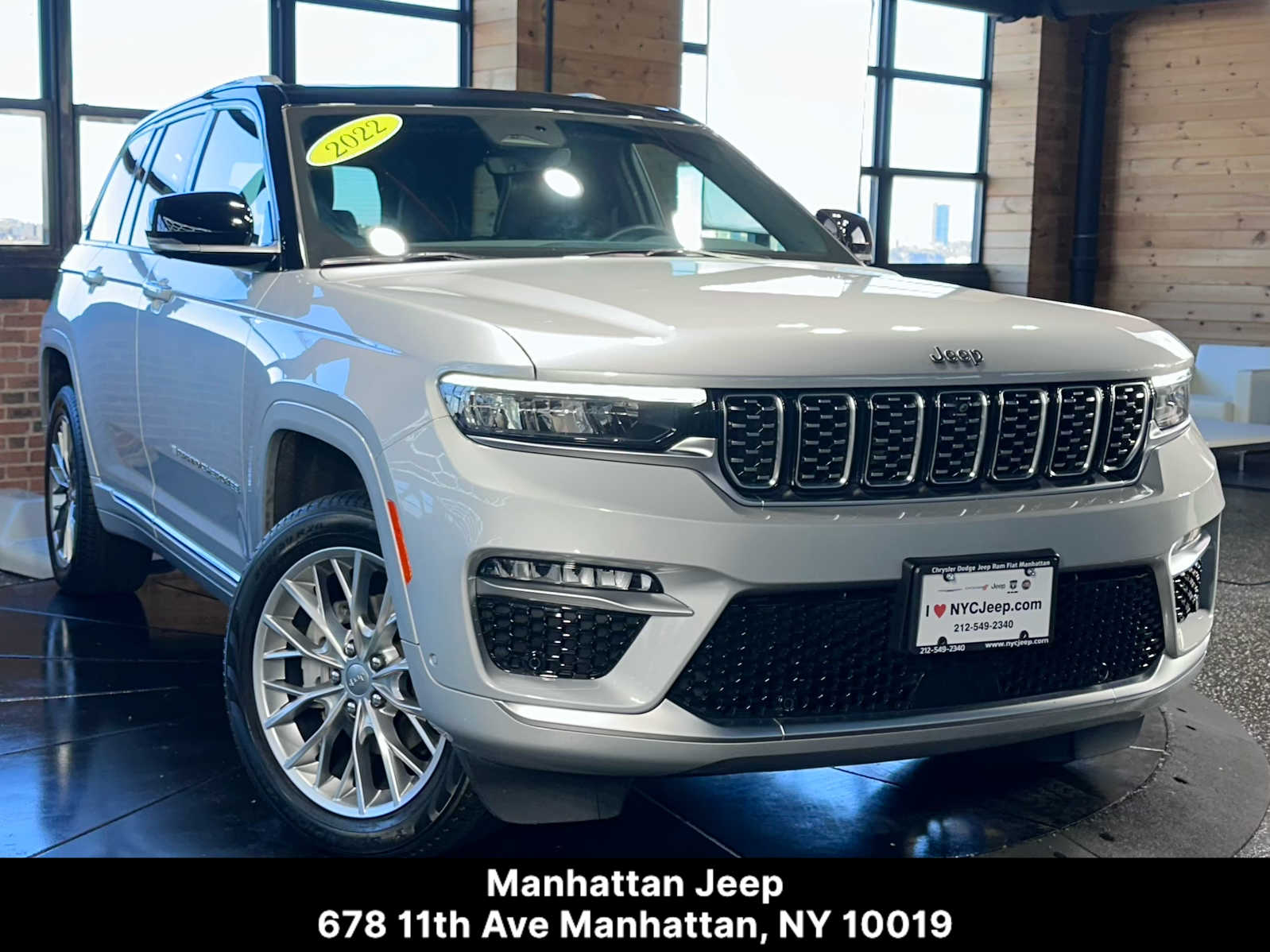 2022 Jeep Grand Cherokee Summit's photo