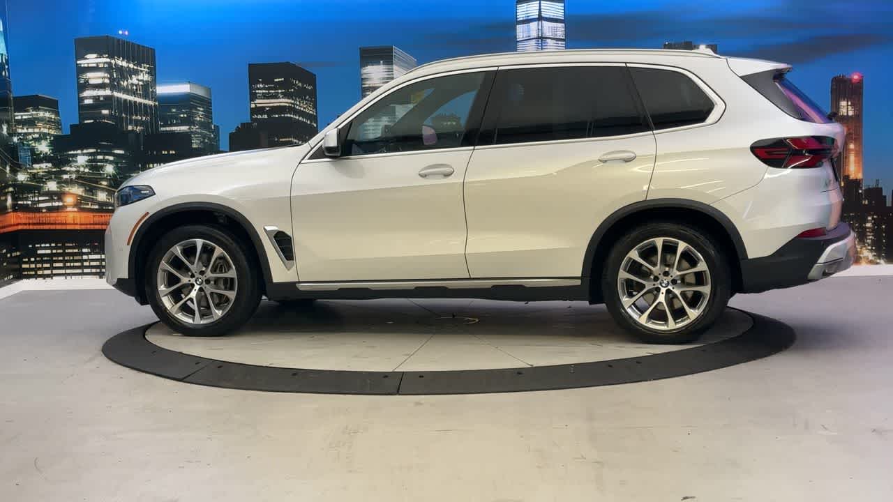 Used 2024 BMW X5 40i with VIN 5UX23EU01R9S52371 for sale in New York, NY