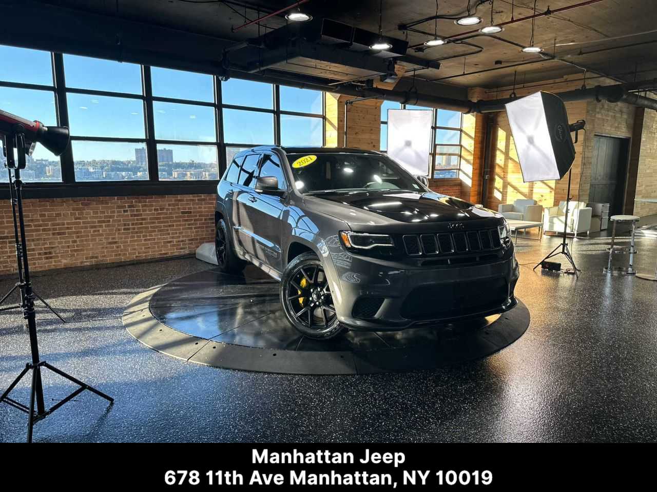2021 Jeep Grand Cherokee Trackhawk's photo