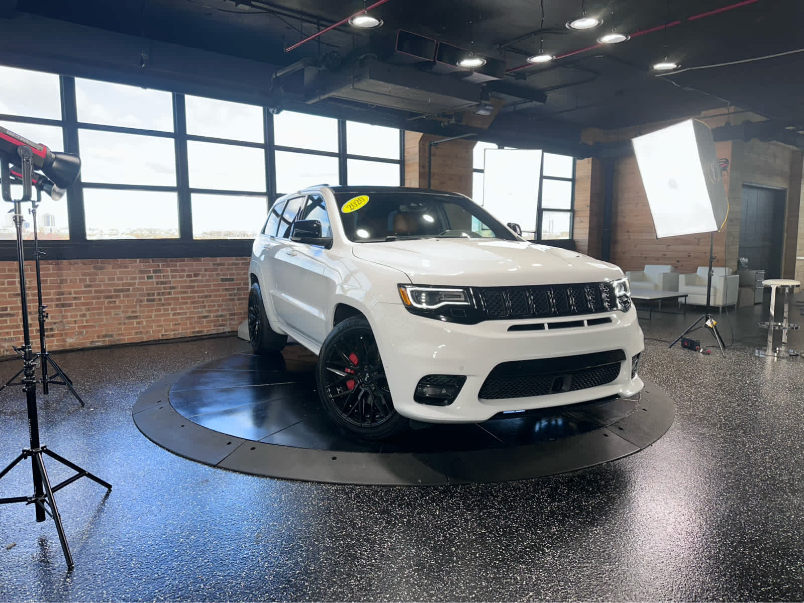 2020 Jeep Grand Cherokee SRT8 photo 2