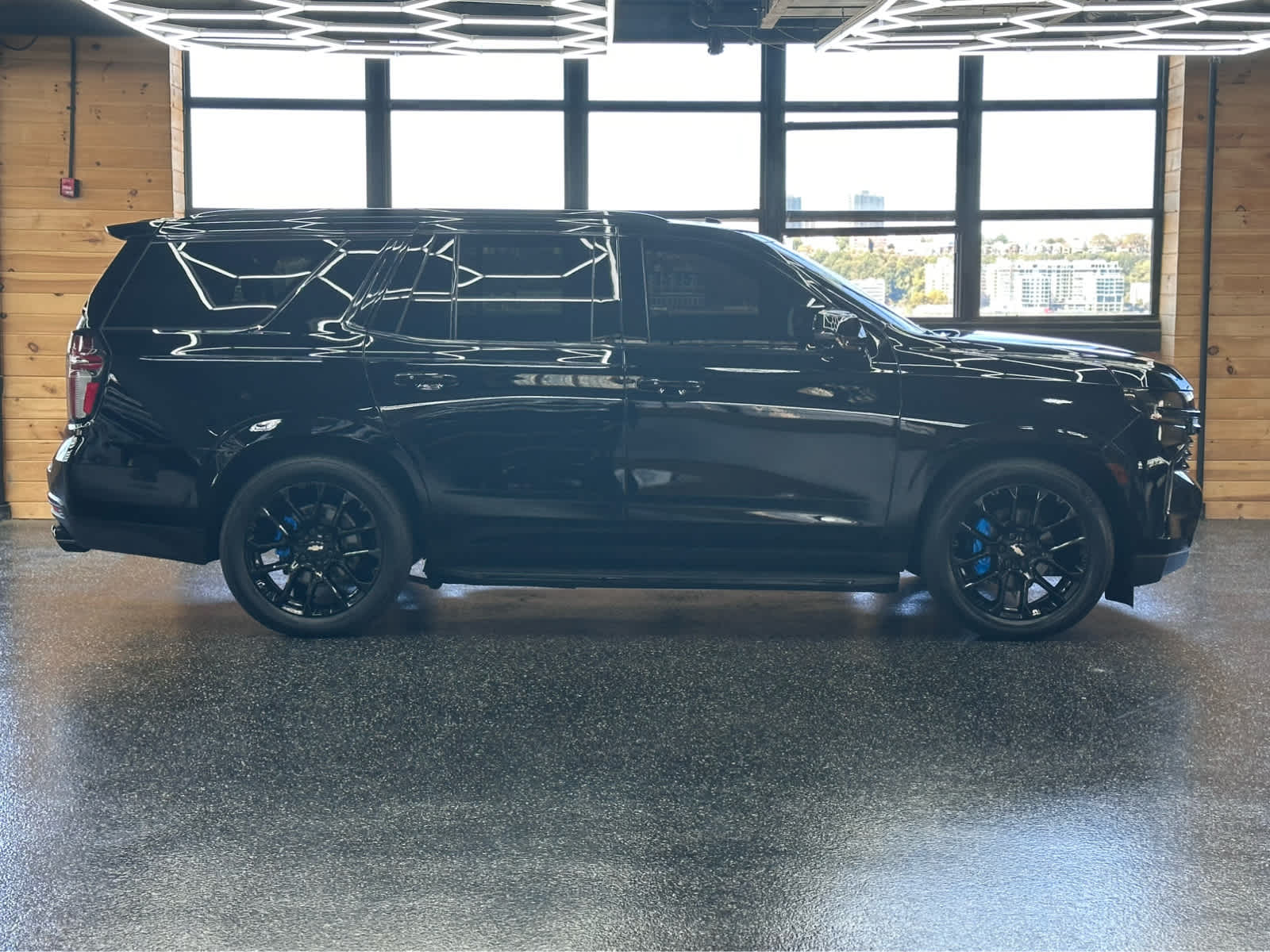 2023 Chevrolet Tahoe RST photo 2