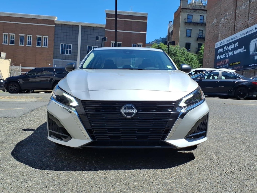 Used 2025 Nissan Altima SV Sedan