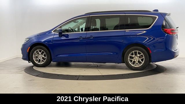 Used 2021 Chrysler Pacifica Touring with VIN 2C4RC1FGXMR508500 for sale in New York, NY