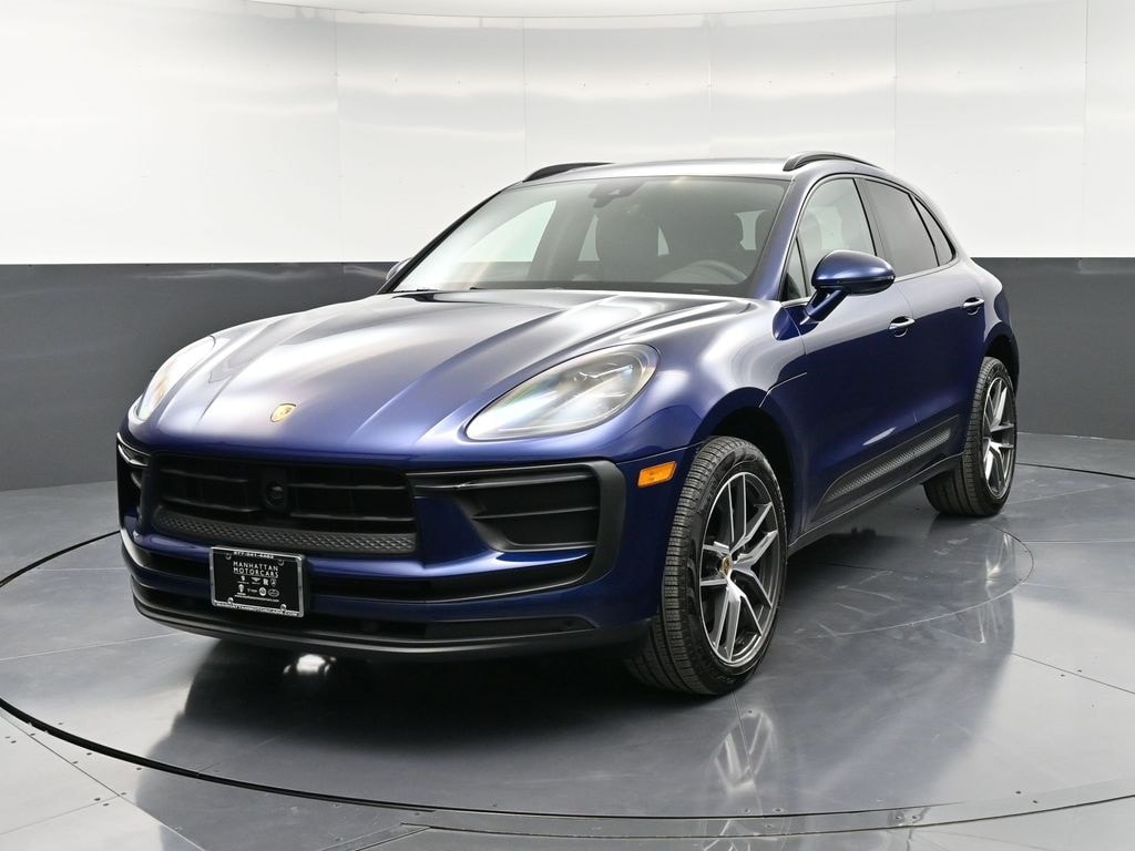 2025 Porsche Macan's photo