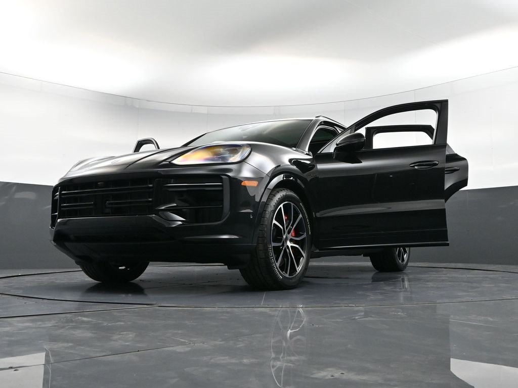2026 Porsche Cayenne Turbo E-Hybrid - Photo 40