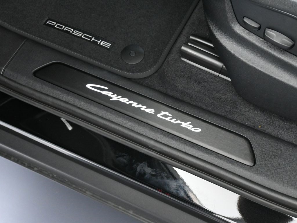 2026 Porsche Cayenne Turbo E-Hybrid - Photo 15