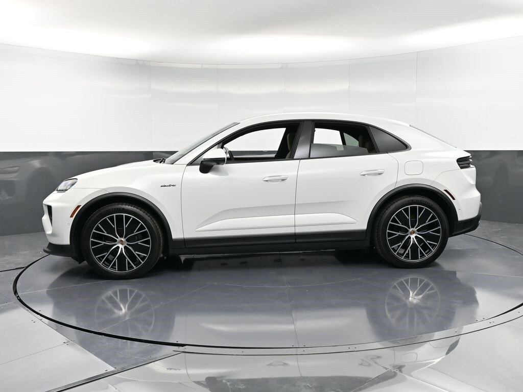 2024 Porsche Macan Electric 4 photo 2