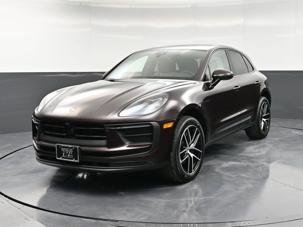 2025 Porsche Macan Base