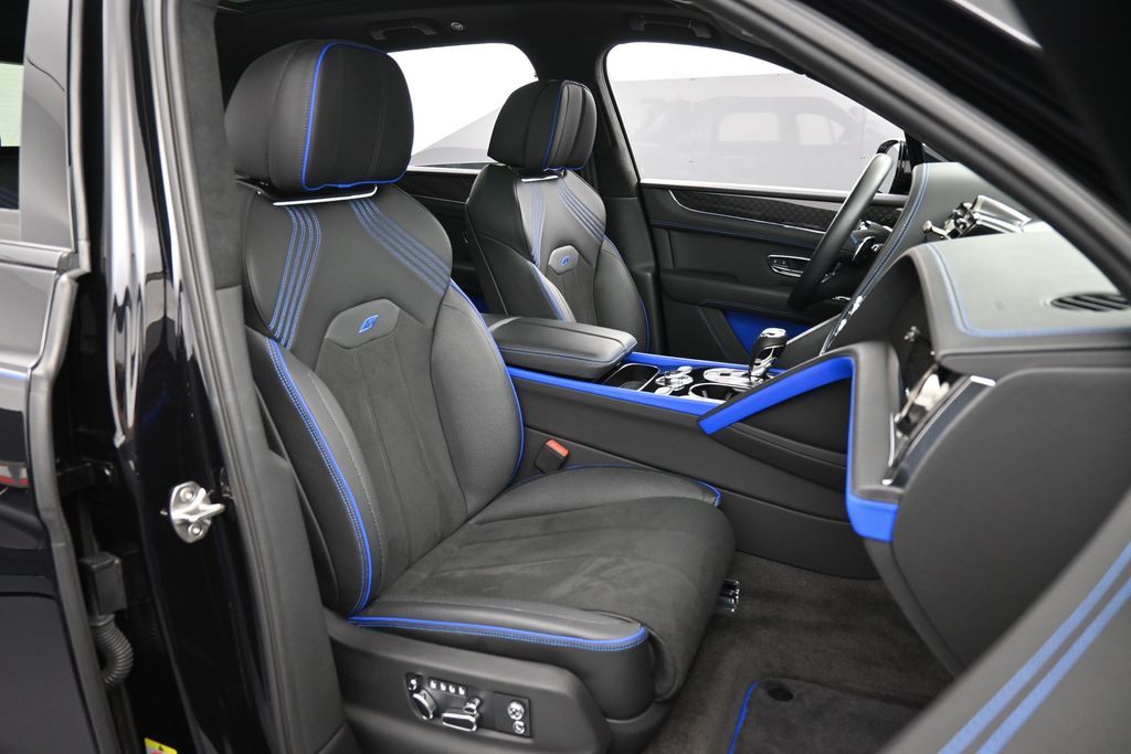 2025 Bentley Bentayga S - Photo 30