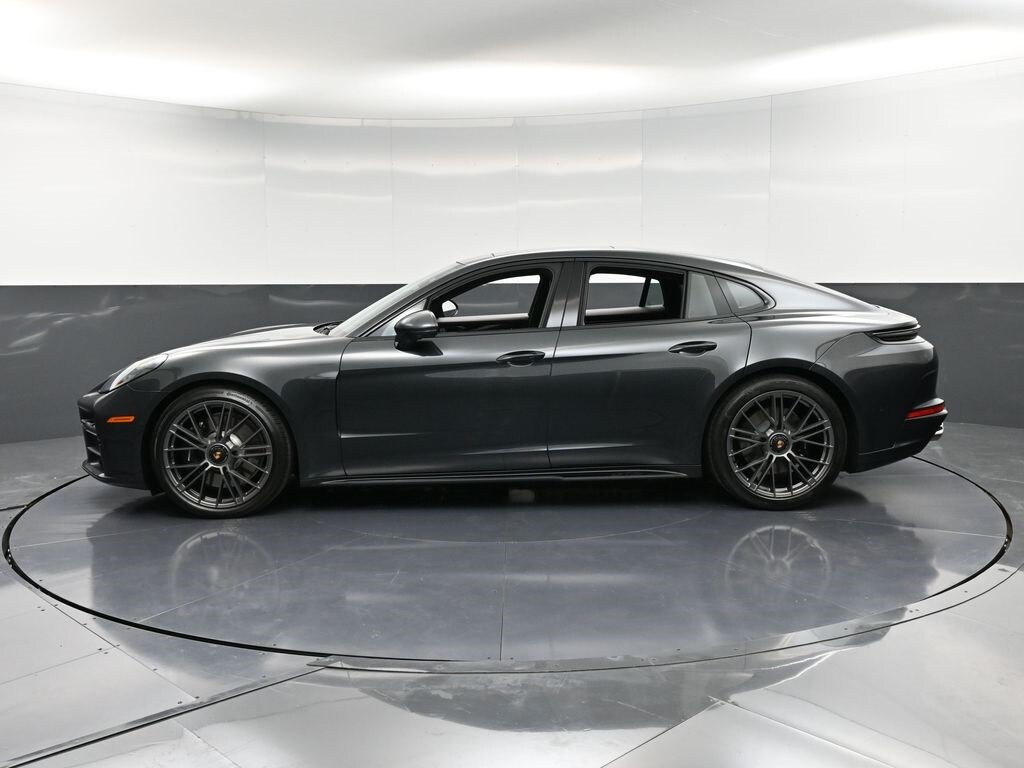 2026 Porsche Panamera GTS photo 2