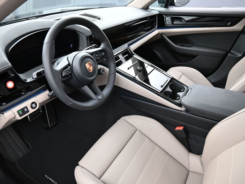 2026 Porsche Panamera 4 photo 4