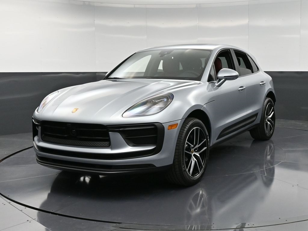 2026 Porsche Macan Base